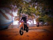 Tak Kalah dengan Motor Trail Biasa, Begini Serunya Mengendarai Supermoto, Lincah di Jalanan!