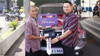 Guru SD Jepara Nasabah Setia Bank Jateng Dapat Hadiah Mobil Xpander