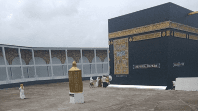 Lagi Cari Wisata Religi? Firdaus Fatimah Zahra Ini Bertemakan Kota Makkah, Intip Harga Tiketnya di Sini!