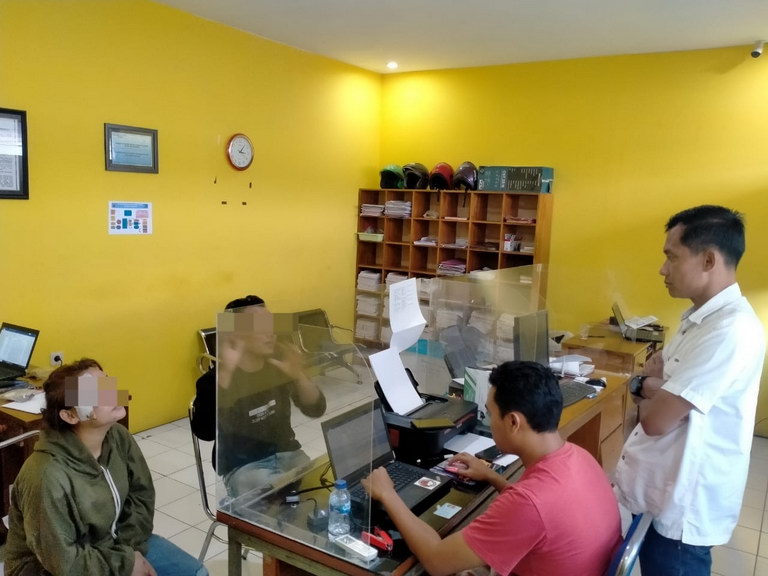 Bawa Obat Terlarang