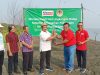 Bibit Cemara Laut di Pantai Tirang
