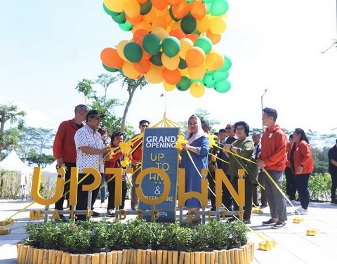 Uptown Mall Jadi Pemecah Keramaian