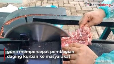 Video Warga di Blora Gunakan Mesin Pencacah saat Potong Hewan Kurban