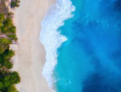 Pantai Lampon Kebumen yang Private Beach Banget!