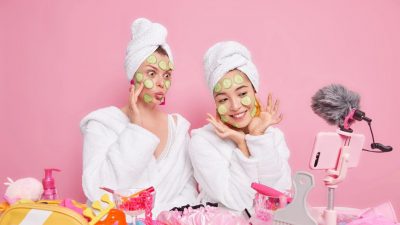 Beauty Hack yang Harus Dihindari, Ternyata Masih Ada yang Ngelakuin Ini!