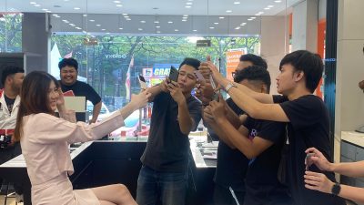 Bumilindo Store Ajak KFI Semarang Motret Model Pakai Handphone Samsung