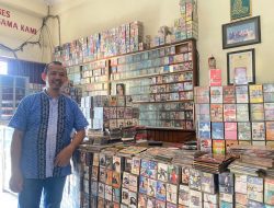 Rumah Makan Ini Jual Ribuan Kaset Pita bersama Masakan Padang, Koleksinya Ribuan