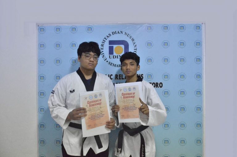 Dua Mahasiswa Udinus Juarai Kompetisi Taekwondo Internasional