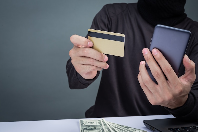 Kasus Penipuan Arisan Online