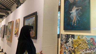 Pamerkan Lukisan di Metamorfosart 5, Mahasiwa UIN Walisongo Ini Ungkap Makna Lukisan yang Dibuat dalam Satu Malam