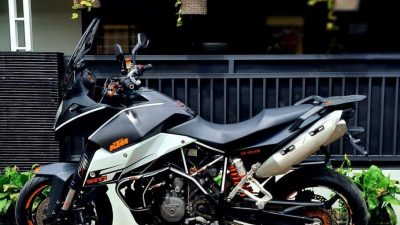 Keren! Beginilah Tampilan Supermoto, Kembaran Motor Trail yang Bisa Off-Road dan On-Road