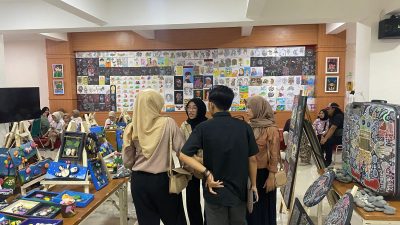 Tak Hanya Mengajar, Mahasiswa PGSD UPGRIS Juga Bisa Berkarya, Ini Karya-Karya yang Dipamerkan