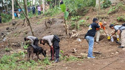 Polresta Banyumas Kembali Sisir Lahan Tempat Pelaku Kubur 7 Bayi Hasil Inses