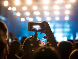 Konser Musik Makin Marak, Ini Tips Rekam Aksi Panggung Pakai HP Agar Hasilnya Apik, Pamer di Story Makin Ciamik!