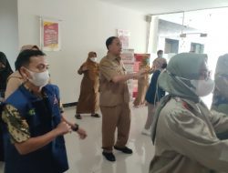 Bisa Jadi Contoh, Pegawai Dinkes Kota Semarang Lakukan Peregangan Saat Jam Kerja