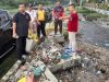 Bersihkan Timbunan Sampah