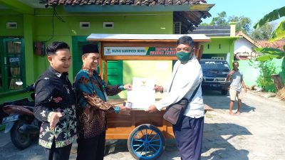 Baznas Blora Salurkan Gerobak UMKM ke Warga Kurang Mampu