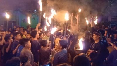 Ratusan Warga di Blora Ikuti Tradisi Lamporan untuk Usir Pagebluk