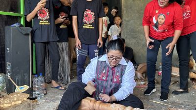 Turun Sosialisasi ke Wonogiri, Cucu Megawati Ndlosor Ukir Kayu hingga Main Gamelan