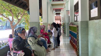 Tak Hanya Siswa yang Antusias, Ini Cerita Orang Tua Antar Anak pada Hari Pertama Masuk Sekolah