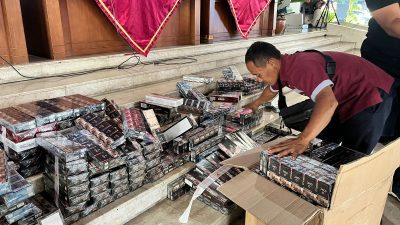 Musnahkan 10 Juta Batang Rokok Ilegal di Halaman Kantor Ganjar, Ini Kata Dirjen Bea Cukai Jateng-DIY