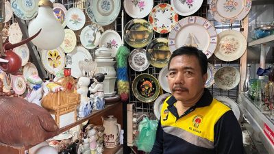 Raup Omzet Puluhan Juta, Begini Cara Penjual Barang Antik di Kota Lama Temukan Benda Jadul