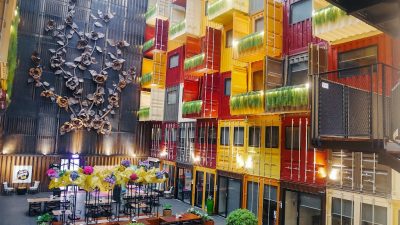 Tempat Staycation Paling Unik, Desain Susunan Kontainer Hanya di Qubika Boutique Hotel, Sudah ke Sini?