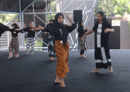 Tari Sekar Rinonce