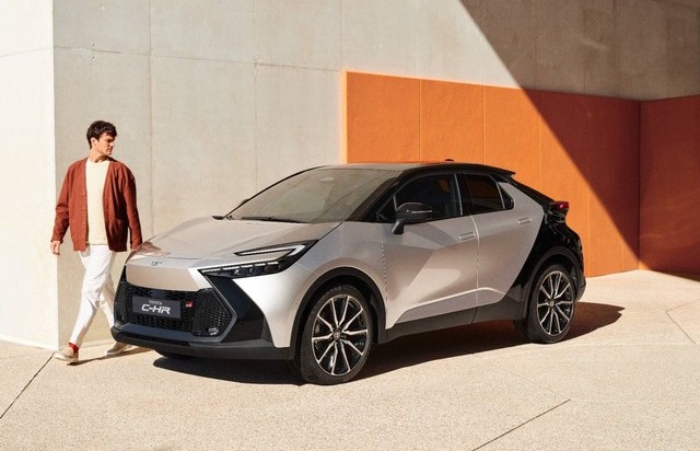 Toyota C-HR terbaru