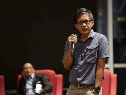 Viral!! Orasi Rocky Gerung Menyebut Presiden Jokowi Bajingan Tolol Mendapat Kecaman Publik