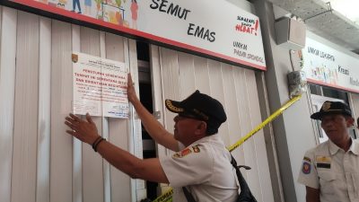 Tak Bayar Retribusi, Puluhan Kios UMKM di Pasar Srondol Kulon Disegel Satpol PP