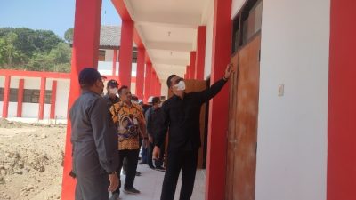Sidak SMPN 16 Semarang Baru, Dewan Soroti Pintu Kelas Tipis dan Resiko Rusak