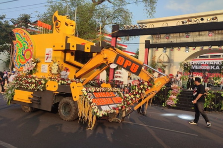 Semarang Merdeka Flower Festival