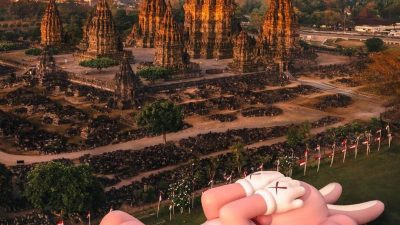 Boneka Raksasa KAWS di Yogyakarta Lagi Hits, Ini Fakta Menariknya