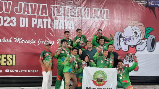 Medali Emas Lampui Target