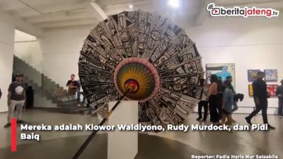 Video Penulis Novel Dilan 1990 Gelar Pameran Lukisan di Semarang