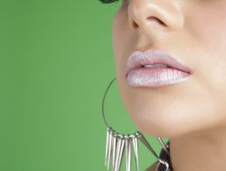 Cari Lip Serum Terbaik Buat Mencerahkan Bibir? Cek Di Sini!