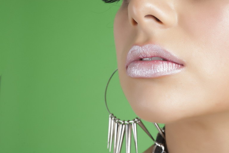 Rekomendasi serum bibir untuk wanita