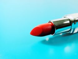 4 Merk Lipstik Warna Pink dengan Kualitas Terbaik dan Tahan Lama