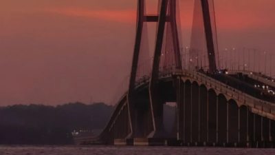 Menarik! Disini Ternyata Daftar Wisata dengan View Jembatan Suramadu, Mampir Yuk