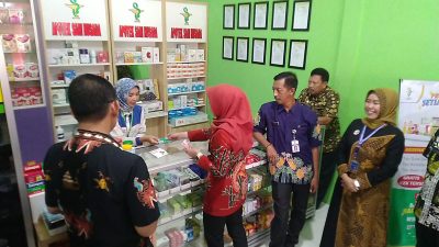 Perubahan Cuaca Ekstrim, 10 Apotek Milik Perusda Demak Pastikan Obat Influenza Aman