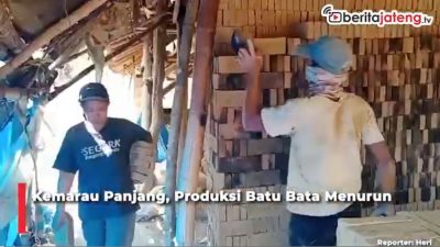 Video Kemarau Panjang, Produksi Batu Bata Menurun