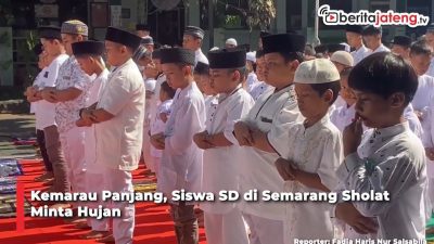 Video Kemarau Panjang, Siswa SD di Semarang Sholat Minta Hujan