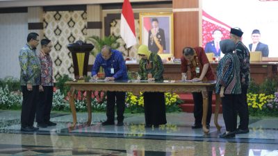 ASN Pemprov Jateng Ikrarkan Pakta Integritas Netralitas, Nana Sudjana: Layanan Publik Harus Bebas Intervensi Politik