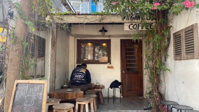 Terinspirasi Buku Self Improvement, Pygmy Owl Coffee Semarang Jadi Kedai Kopi Minimalis ala Kafe Thailand