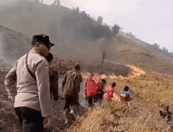 Gegara Prewedding, Savana Gunung Bromo Kebakaran