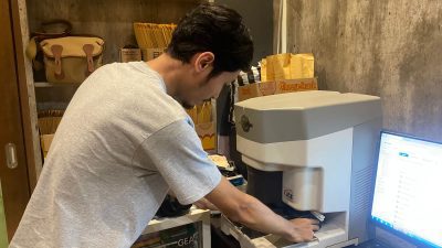 Berkunjung ke Fotogra.film Lab, Dapur Cuci Film Kamera Analog Pertama di Kota Semarang