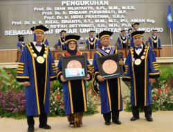 Undip Kukuhkan Dua Guru Besar Bidang Teknik dan Hukum