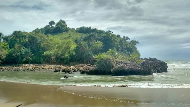 Pantai Wonogoro