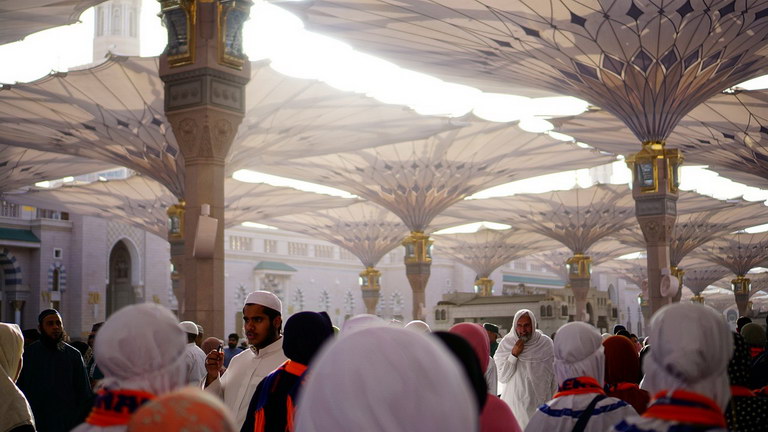 ilustrasi masjid nabawi